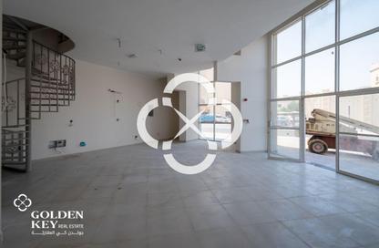 Retail - Studio - 1 Bathroom for rent in Musheireb - Musheireb - Doha