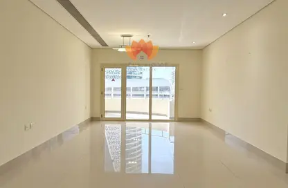 Apartment - 2 Bedrooms - 2 Bathrooms for rent in Marina Tower 23 - Marina District - Lusail