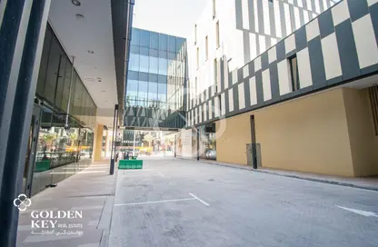 Show Room - Studio - 1 Bathroom for rent in Boulevard View - Yasmeen City - Lusail