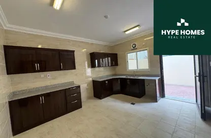 مجمع سكني - 6 غرف نوم - 7 حمامات للايجار في الخيصة - أم صلال محمد