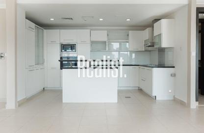 Apartment - 2 Bedrooms - 3 Bathrooms for rent in East Porto Drive - Porto Arabia - The Pearl Island - Doha