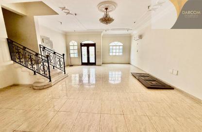 Villa - 4 - 5 for rent in Izghawa - Izghawa - Doha