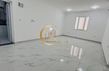 Apartment - 2 Bedrooms - 2 Bathrooms for rent in Bin Omran 35 - Fereej Bin Omran - Doha