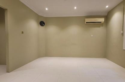 Apartment - Studio - 1 Bathroom for rent in Souk Al gharaffa - Al Gharrafa - Doha Apartment - Studio - 1 Bathroom for rent in Souk Al gharaffa - Al Gharrafa - Doha