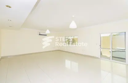 Compound - 5 Bedrooms - 5 Bathrooms for rent in Al Hanaa Street - Al Gharrafa - Doha