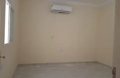 فيلا - 2 غرف نوم - 2 حمامات للايجار في فلل عين خالد - عين خالد - الدوحة