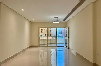 Apartment - 2 Bedrooms - 3 Bathrooms for rent in Marina Tower 21 - Marina District - Lusail