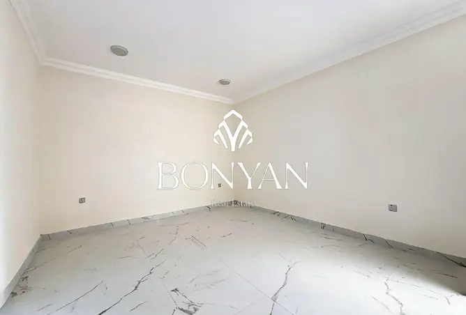 63312398 - Property Image 2