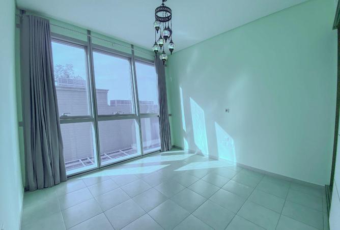 1008240 - Property Image 2