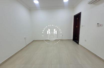 Apartment - 2 Bedrooms - 2 Bathrooms for rent in Bin Omran - Fereej Bin Omran - Doha Apartment - 2 Bedrooms - 2 Bathrooms for rent in Bin Omran - Fereej Bin Omran - Doha