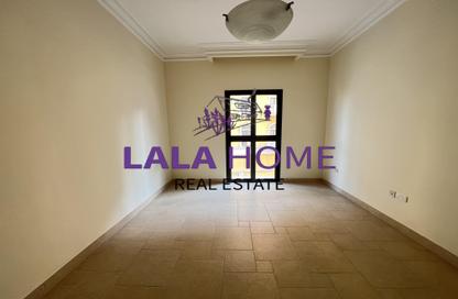 Apartment - 2 Bedrooms - 3 Bathrooms for rent in Carnaval - Qanat Quartier - The Pearl Island - Doha