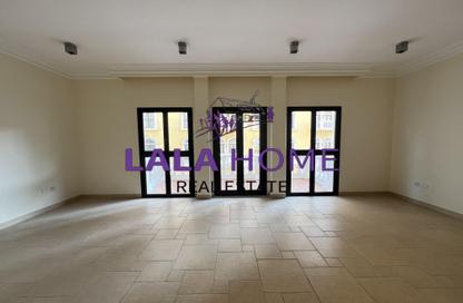 Apartment - 2 Bedrooms - 3 Bathrooms for rent in Carnaval - Qanat Quartier - The Pearl Island - Doha