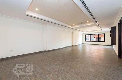 Apartment - 1 Bedroom - 2 Bathrooms for rent in Regency Pearl 2 - The Pearl Island - Doha