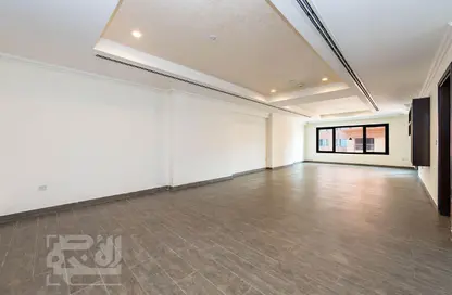Apartment - 1 Bedroom - 2 Bathrooms for rent in Regency Pearl 2 - The Pearl Island - Doha