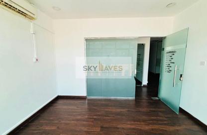 Office Space - Studio - 1 Bathroom for rent in Al Nasr Street - Al Nasr - Doha