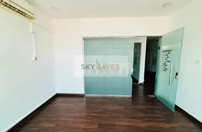 Office Space - Studio - 1 Bathroom for rent in Al Nasr Street - Al Nasr - Doha