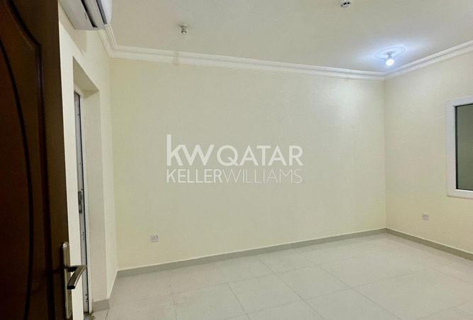 60555905 - Property Image 3