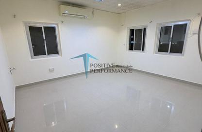 Apartment - Studio - 1 for rent in Al Dafna - Al Dafna - Doha