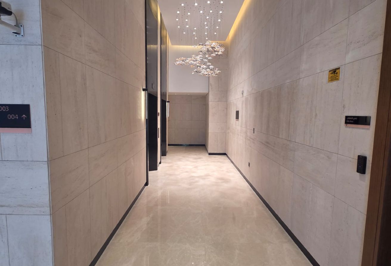 BRAND NEW 2 BHK FULLY FURNISHED IN WATERFRONT AREA thumbnail 4