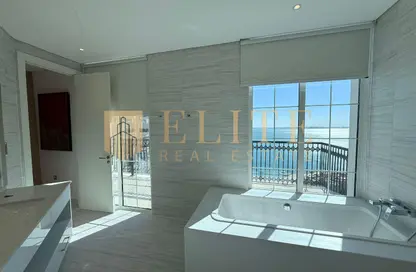 Apartment - 2 Bedrooms - 2 Bathrooms for rent in Floresta Gardens - Floresta Gardens - The Pearl Island - Doha