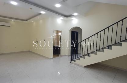 Villa - 5 Bedrooms - 6 Bathrooms for rent in Al Kheesa - Al Kheesa - Umm Salal Mohammed