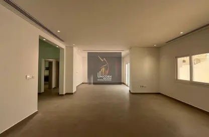 مجمع سكني - 3 غرف نوم - 4 حمامات للايجار في شارع ام السنيم - عين خالد - الدوحة