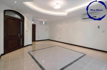 Compound - 4 Bedrooms - 5 Bathrooms for rent in Najma street - Old Airport Road - Doha