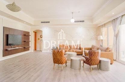 Apartment - 3 Bedrooms - 5 Bathrooms for sale in East Porto Drive - Porto Arabia - The Pearl Island - Doha Apartment - 3 Bedrooms - 5 Bathrooms for sale in East Porto Drive - Porto Arabia - The Pearl Island - Doha