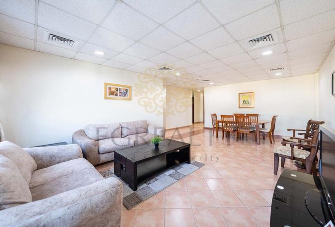 944381 - Property Image 2