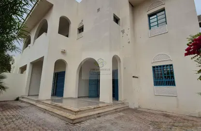 فيلا - 3 غرف نوم - 4 حمامات للايجار في سلاطة الجديدة - سلاطة - الدوحة