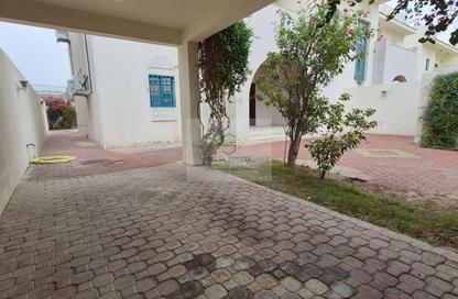 Villa - 3 Bedrooms - 4 Bathrooms for rent in New Salata - Salata - Doha