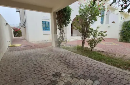 فيلا - 3 غرف نوم - 4 حمامات للايجار في سلاطة الجديدة - سلاطة - الدوحة