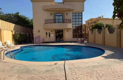 Compound - 4 Bedrooms - 4 Bathrooms for rent in Al Nuaija Street - Al Nuaija - Doha