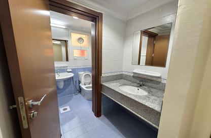 Apartment - 3 Bedrooms - 3 Bathrooms for rent in Al Sadd Road - Al Sadd - Doha