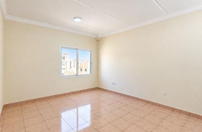 Apartment - 2 - 3 for rent in Umm Ghuwalina - Umm Ghuwailina - Doha