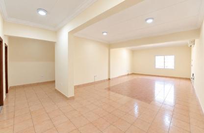 Apartment - 2 - 3 for rent in Umm Ghuwalina - Umm Ghuwailina - Doha