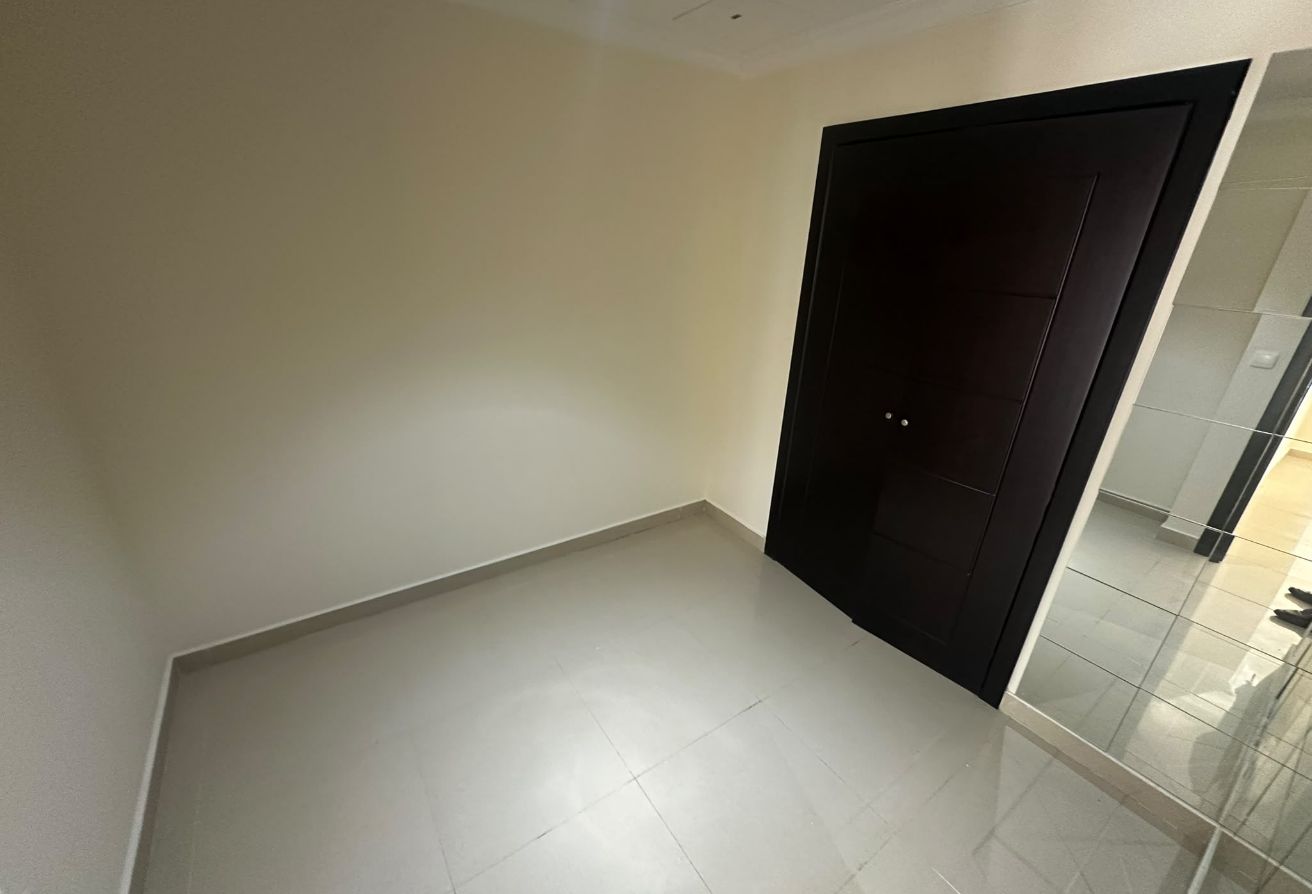 1 Bedroom + Office | semi furnished| Porto Arabia, thumbnail 3