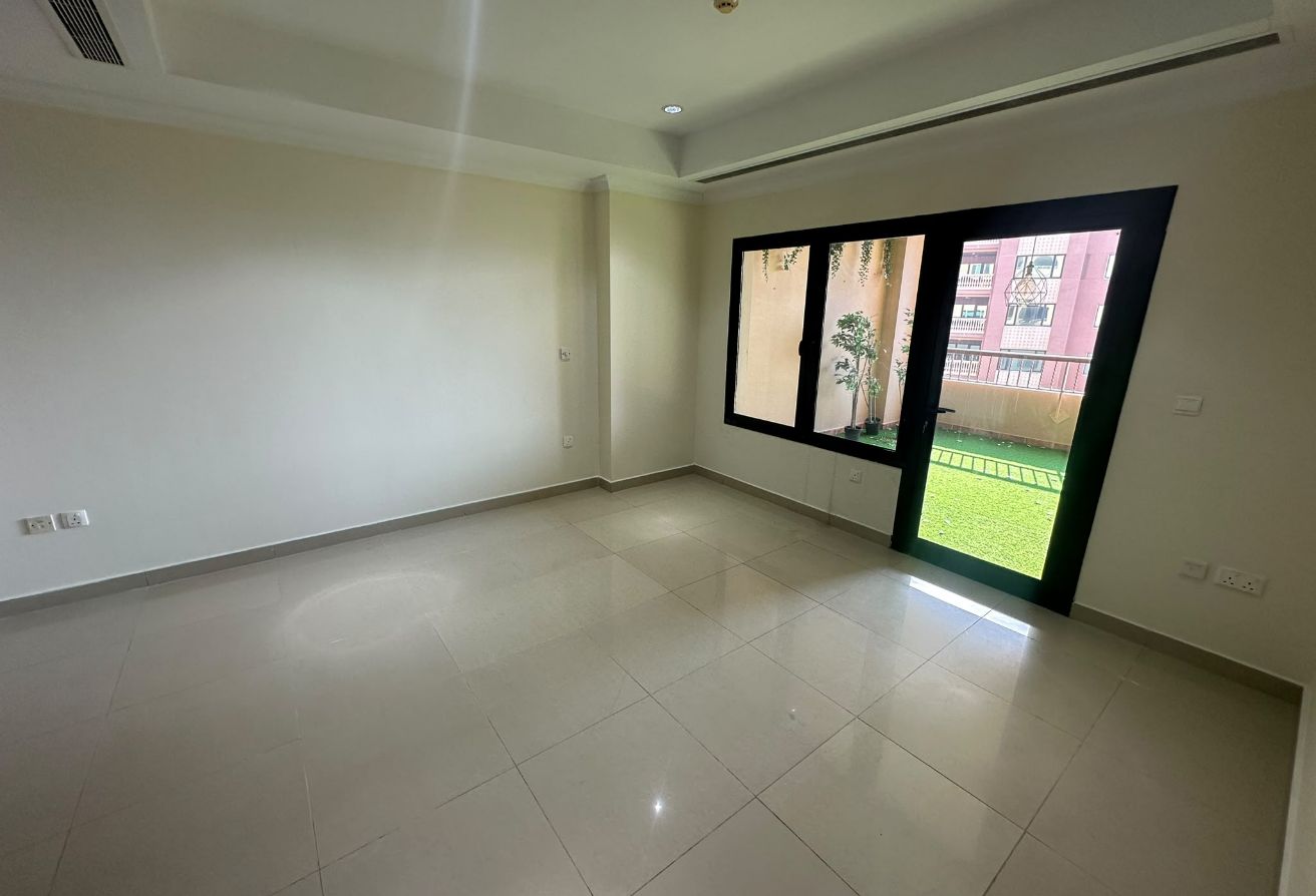 1 Bedroom + Office | semi furnished| Porto Arabia, thumbnail 2