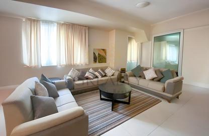 Apartment - 2 Bedrooms - 3 Bathrooms for sale in Viva West - Viva Bahriyah - The Pearl Island - Doha