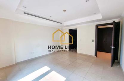 Apartment - 1 Bedroom - 2 Bathrooms for rent in East Porto Drive - Porto Arabia - The Pearl Island - Doha