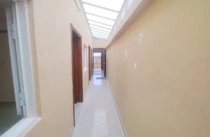 Apartment - 2 Bedrooms - 2 Bathrooms for rent in Izghawa - Izghawa - Doha