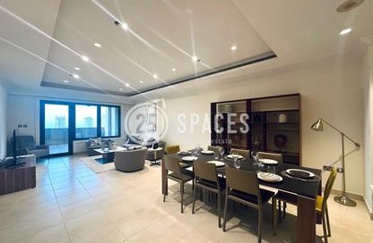 Apartment - 2 Bedrooms - 3 Bathrooms for rent in Tower 31 - Porto Arabia - The Pearl Island - Doha