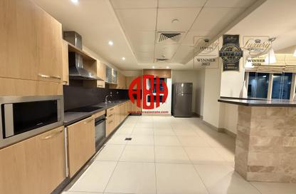 Apartment - 3 Bedrooms - 4 Bathrooms for rent in West Bay Tower - West Bay - West Bay - Doha