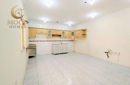 Apartment - 1 Bedroom - 1 Bathroom for rent in Umm Ghuwailina 4 - Umm Ghuwailina - Doha Apartment - 1 Bedroom - 1 Bathroom for rent in Umm Ghuwailina 4 - Umm Ghuwailina - Doha