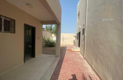 Villa - 5 Bedrooms - 5 Bathrooms for rent in Al Duhail North - Al Duhail - Doha
