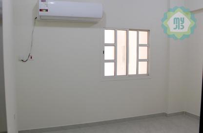 Apartment - 2 Bedrooms - 2 Bathrooms for rent in Al Khazin Street - Madinat Khalifa South - Madinat Khalifa - Doha