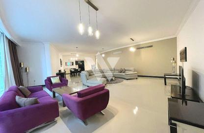Apartment - 3 Bedrooms - 4 Bathrooms for rent in West Bay Tower - West Bay - West Bay - Doha