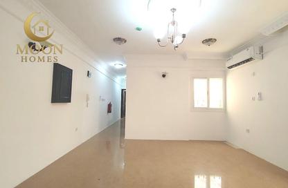 Apartment - 1 Bedroom - 1 Bathroom for rent in Umm Ghuwailina 4 - Umm Ghuwailina - Doha