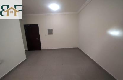 Apartment - 1 Bedroom - 1 Bathroom for rent in Umm Ghwailina Comm - Umm Ghuwalina - Umm Ghuwailina - Doha