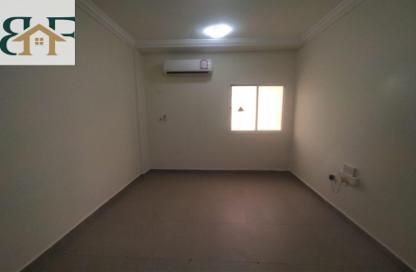 Apartment - 1 Bedroom - 1 Bathroom for rent in Umm Ghwailina Comm - Umm Ghuwalina - Umm Ghuwailina - Doha